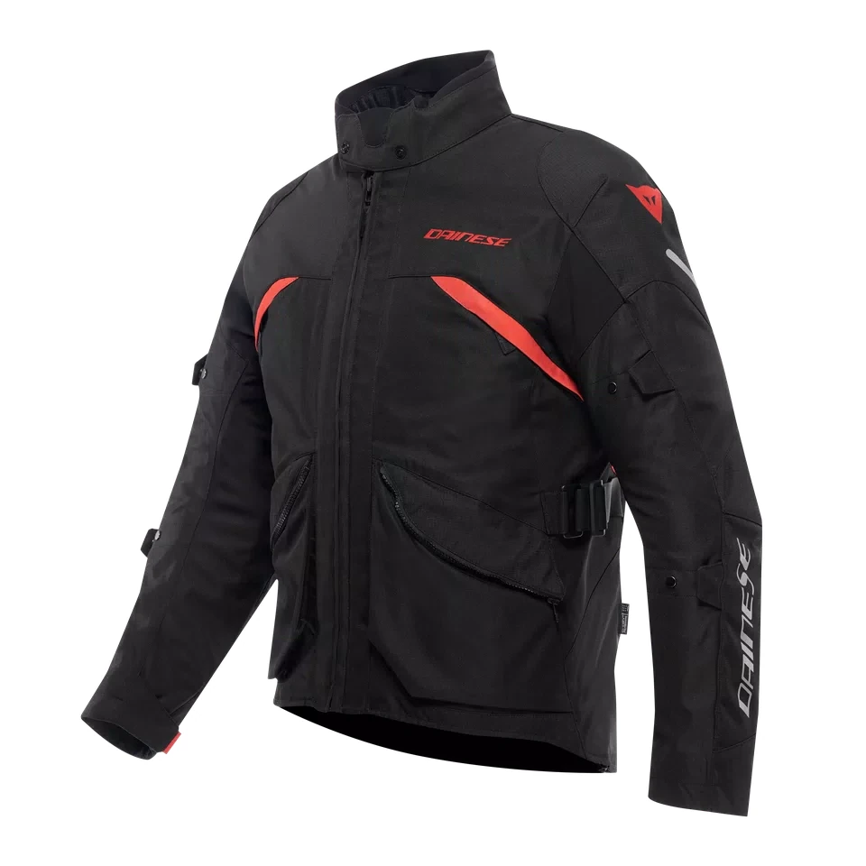 Dainese Tempest 4 D-Dry negra con detalles rojos, foto oficial de tres cuartos